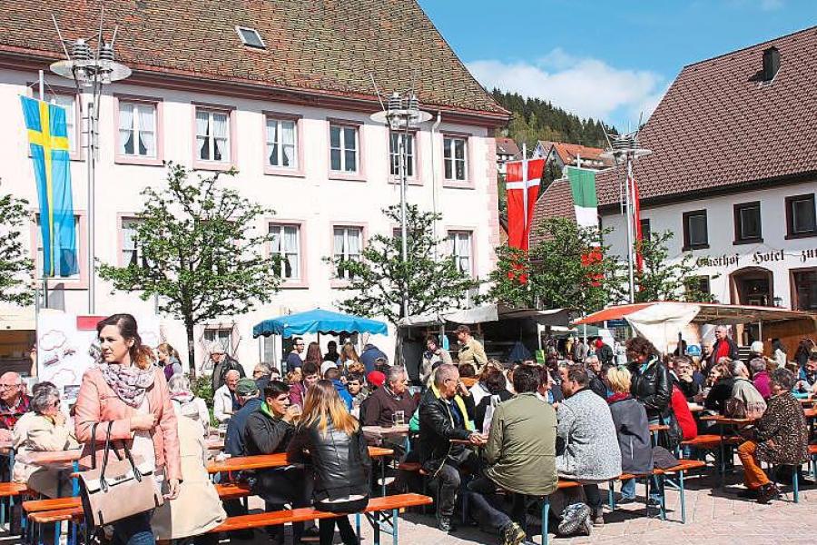 Fest auf dem Marktplatz in Furtwangen