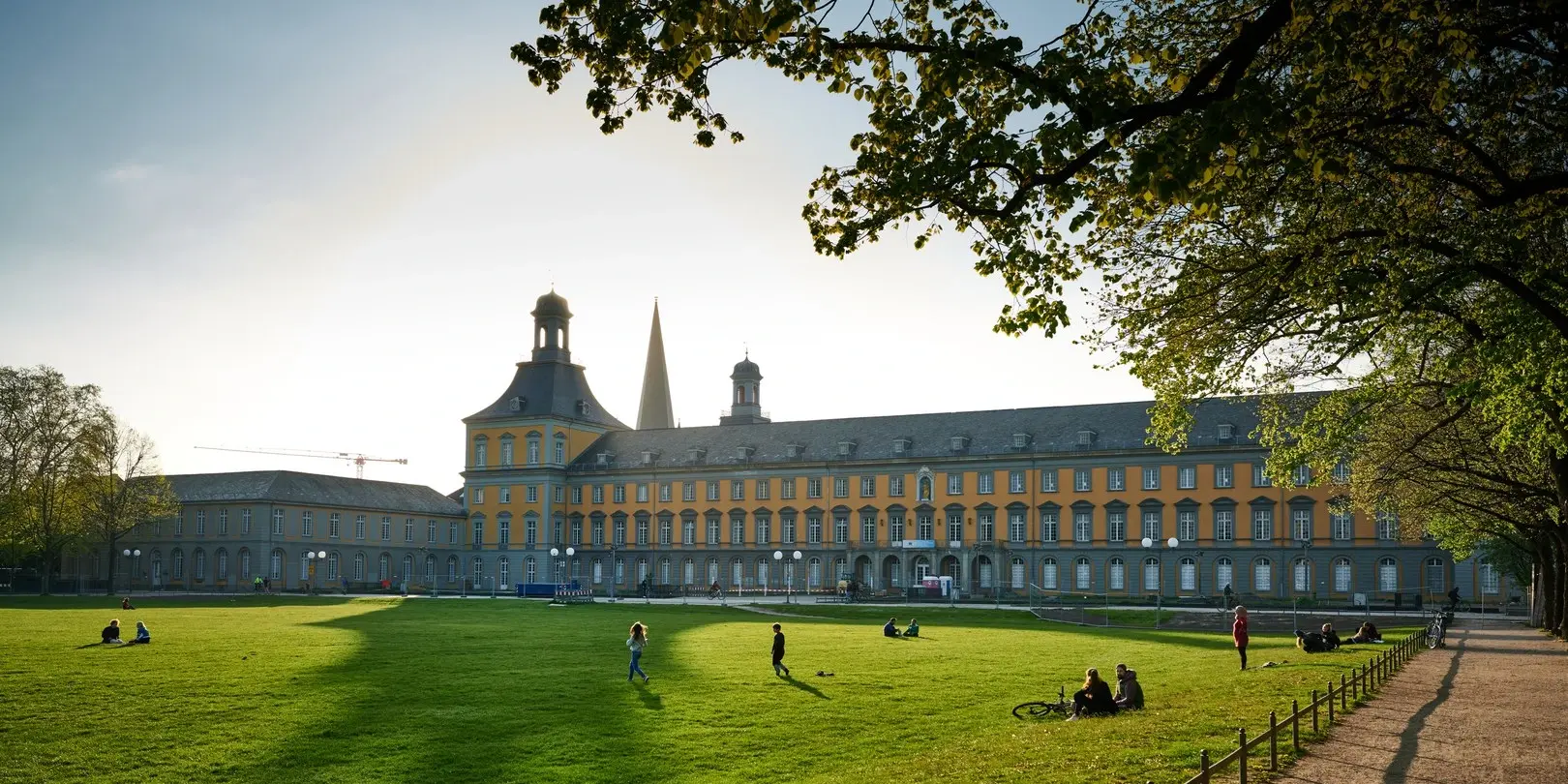 A wide shot of the entrance of the University of Bonn main campus. 